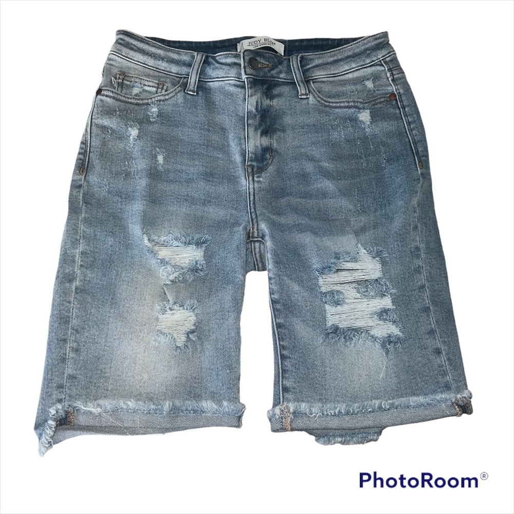 Judy blue High rise distressed Bermuda shorts size medium - Picture 2 of 5